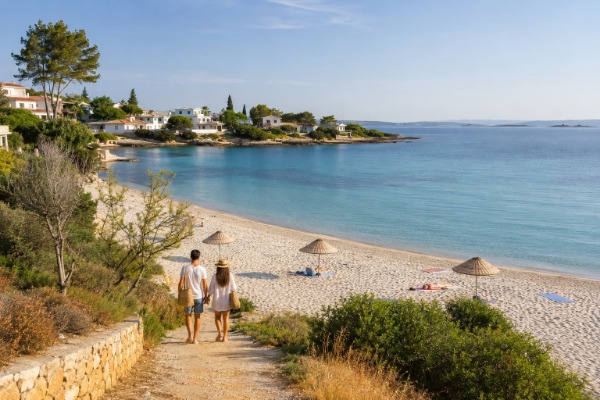 Halk Plajına Yakın Tatil Yapmanın Avantajları Nelerdir?